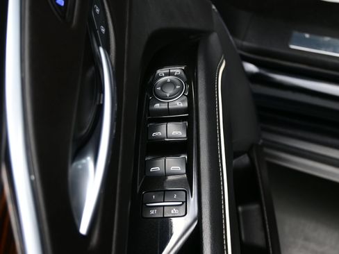 Used 2023 Cadillac Escalade ESV Premium Luxury AWD/4WD image 10