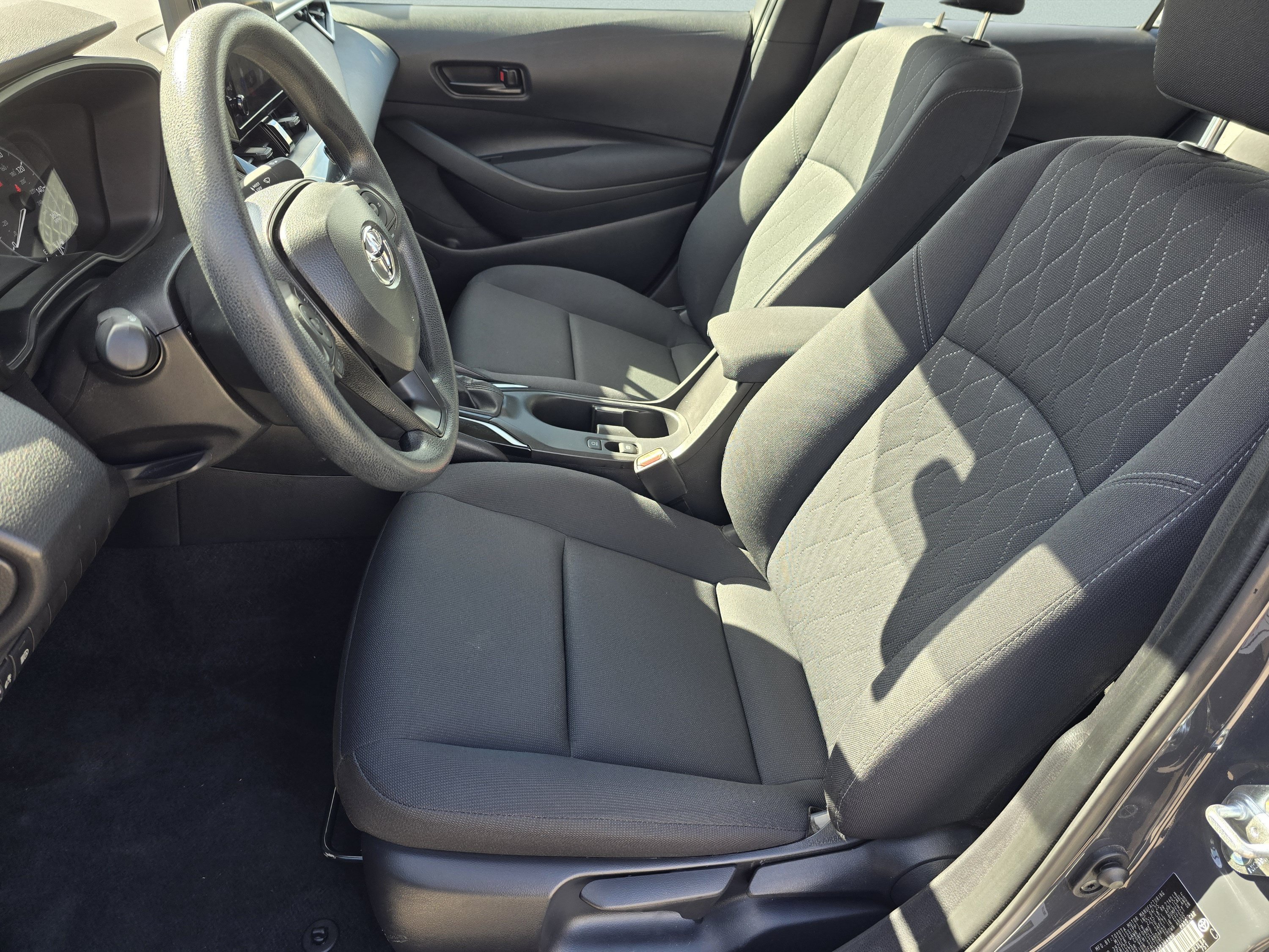 Used 2025 Toyota Corolla LE FWD image 16