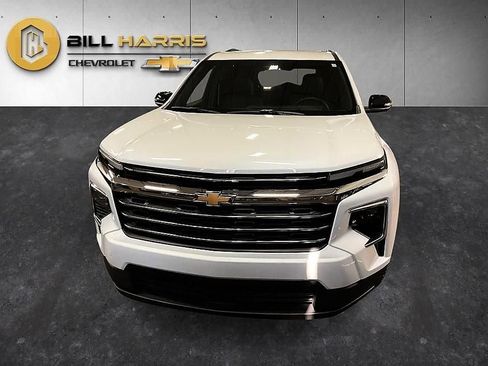 Used 2026 Chevrolet Traverse LT w/ LPO, Floor Liner Package AWD/4WD image 8