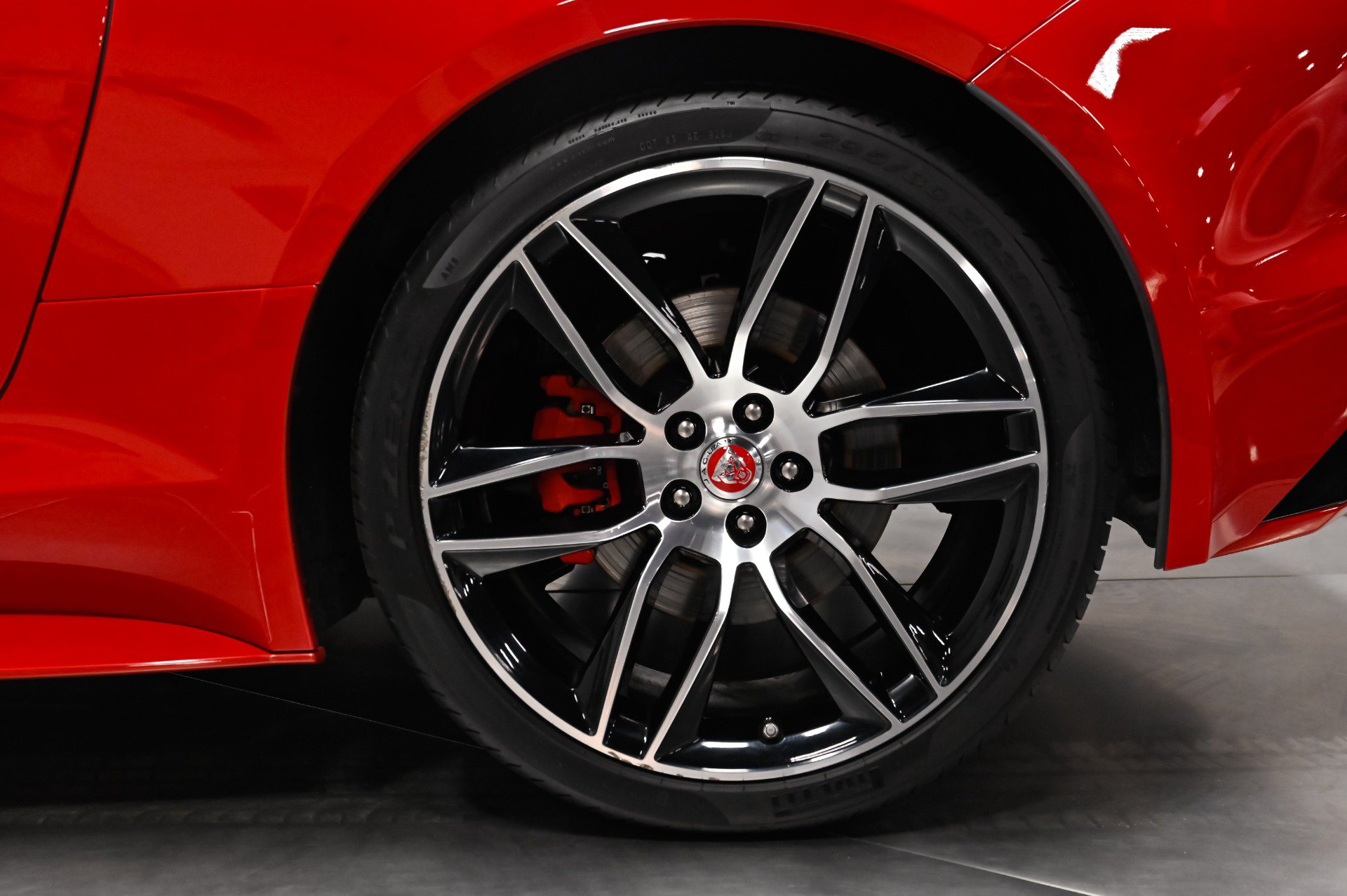 Used 2020 Jaguar F-TYPE Convertible RWD image 24