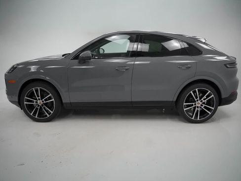 Used 2025 Porsche Cayenne Coupe AWD/4WD image 2