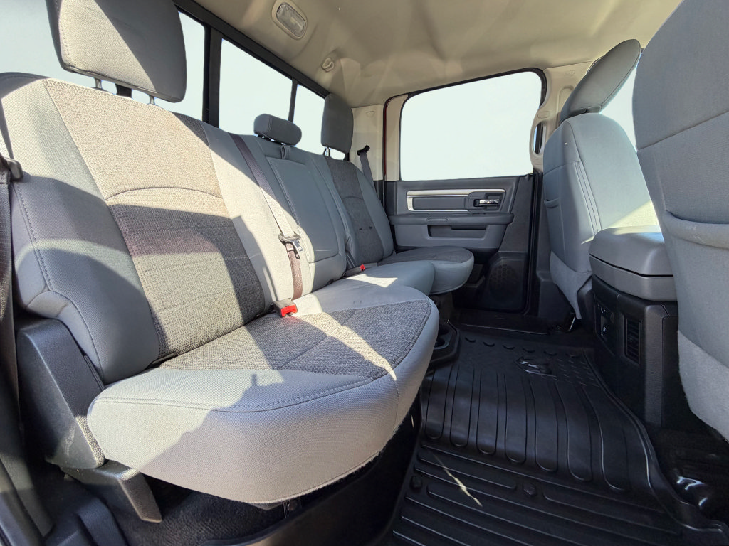 Used 2017 RAM 1500 Classic SLT w/ Luxury Group AWD/4WD image 37