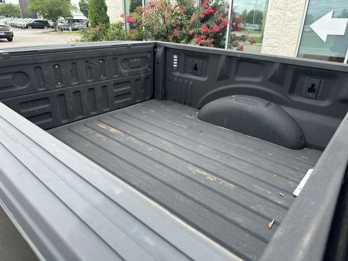 Used 2018 Ford F150 Platinum w/ Technology Package AWD/4WD image 17