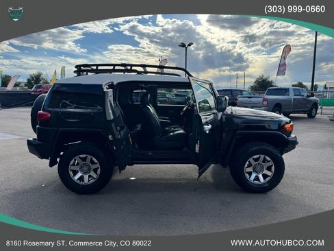 Used 2014 Toyota FJ Cruiser 4WD image 5