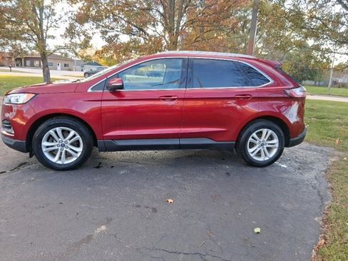 Used 2019 Ford Edge SEL w/ Equipment Group 201A image 2