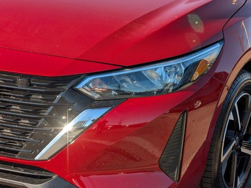 Used 2024 Nissan Sentra SV image 11