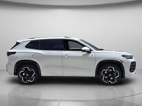 Certified 2025 Volkswagen Tiguan SEL R-Line AWD/4WD image 4