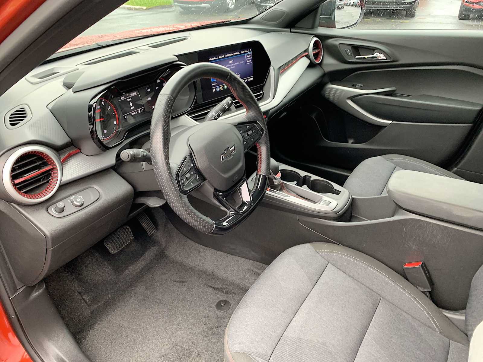 Certified 2024 Chevrolet Trax RS FWD image 10