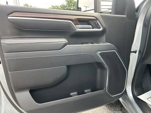 Used 2025 Chevrolet Silverado 2500 LT w/ Convenience Package AWD/4WD image 11