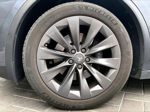 Used 2018 Tesla Model X 75D image 9