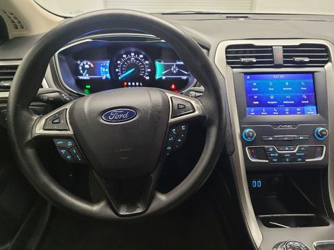 Used 2020 Ford Fusion SE image 22