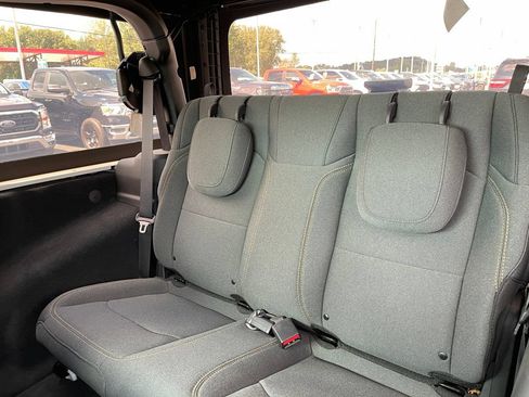 Used 2024 Jeep Wrangler Sport AWD/4WD image 11