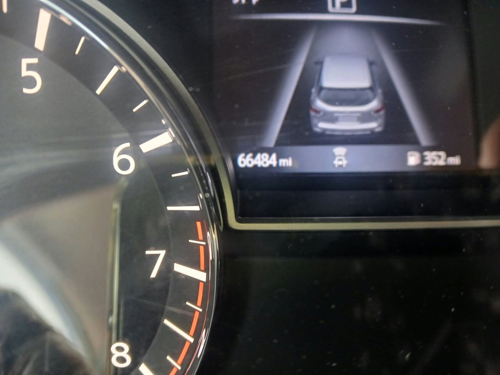 Used 2017 Nissan Pathfinder Platinum w/ Family Entertainment Package FWD image 13