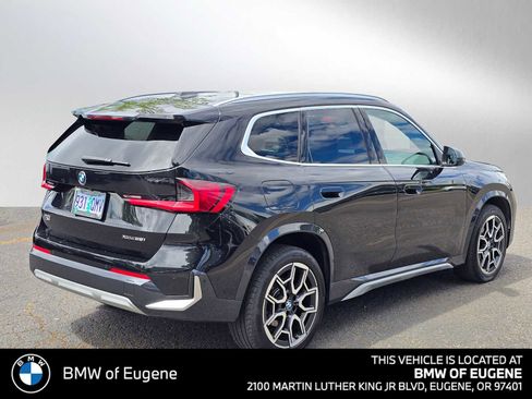 Used 2025 BMW X1 xDrive28i w/ Convenience Package AWD/4WD image 3