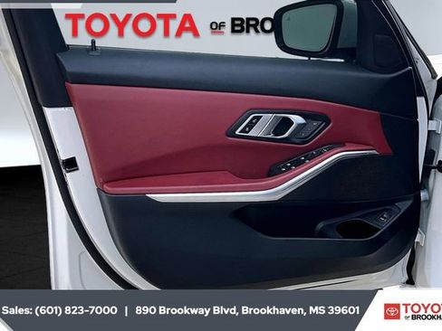 Used 2023 BMW 330i Sedan w/ Driving Assistance Package image 17