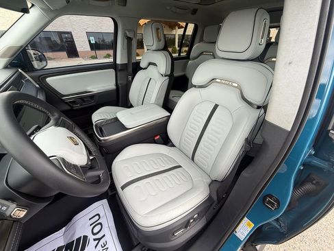 Used 2023 Rivian R1S Adventure AWD/4WD image 9