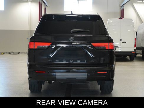 Used 2024 Toyota Sequoia Platinum image 7