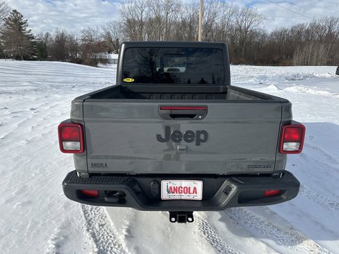 Used 2020 Jeep Gladiator Sport w/ Quick Order Package 24S image 4