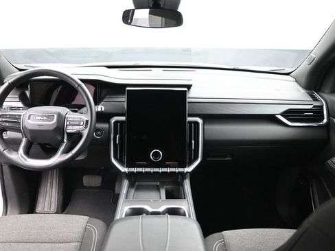 Used 2025 GMC Acadia Elevation FWD image 19