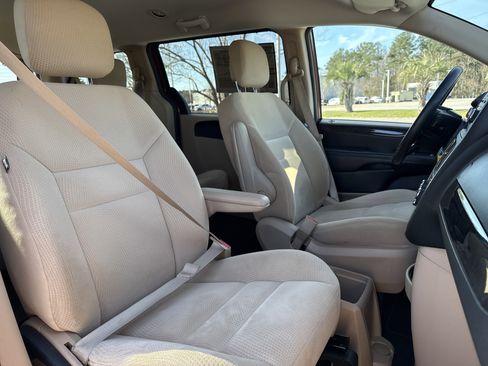 Used 2015 Dodge Grand Caravan SE w/ Quick Order Package 29E SE image 16