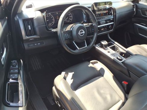 Used 2025 Nissan Pathfinder SL AWD/4WD image 20