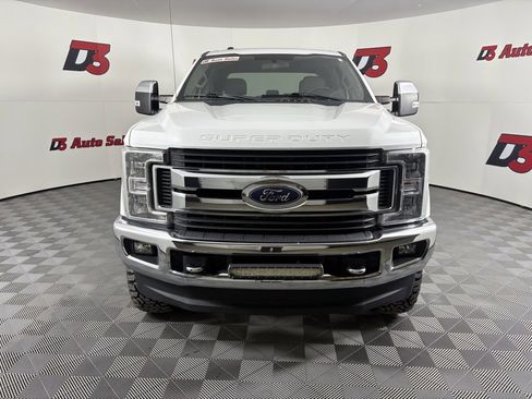 Used 2019 Ford F250 XLT w/ XLT Premium Package image 9