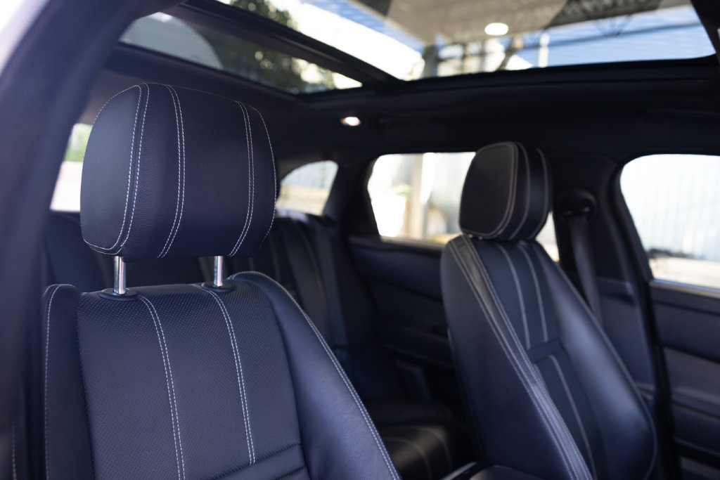 Used 2018 Land Rover Range Rover Velar S AWD/4WD image 66
