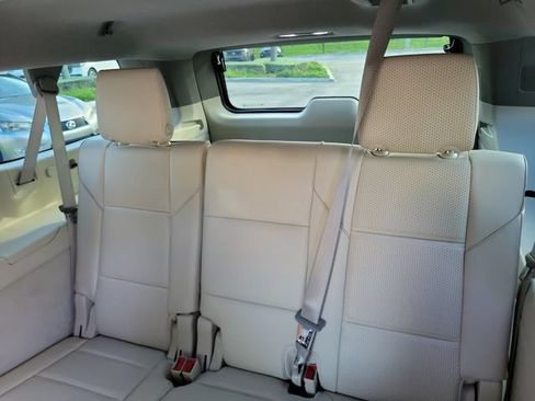 Used 2025 Cadillac Escalade ESV Sport Platinum AWD/4WD image 15
