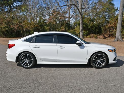 Used 2024 Honda Civic Touring image 5