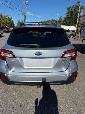 Used 2019 Subaru Outback 3.6R Limited w/ Popular Package #2 AWD/4WD image 5