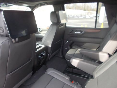New 2026 GMC Yukon Denali w/ Denali Reserve Package image 15