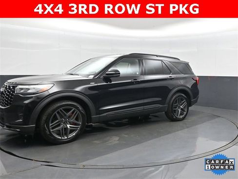 Used 2025 Ford Explorer ST-Line w/ ST-Line Street Pack image 4