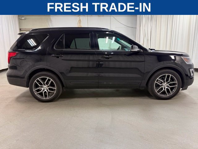 Used 2017 Ford Explorer Sport AWD/4WD image 3