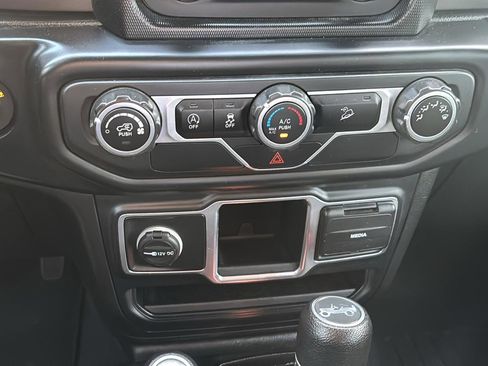 Used 2019 Jeep Wrangler Unlimited Sport image 20