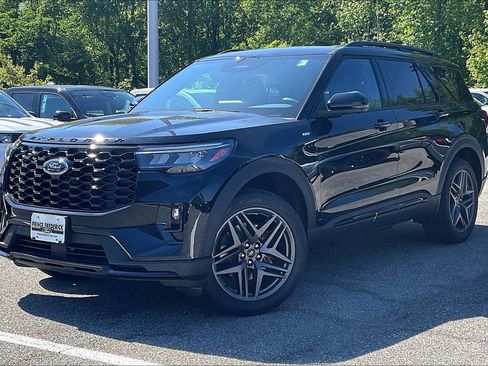 New 2026 Ford Explorer ST-Line w/ ST-Line Street Pack AWD/4WD image 2