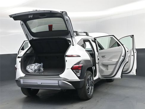 New 2026 Hyundai Kona SEL Premium image 29