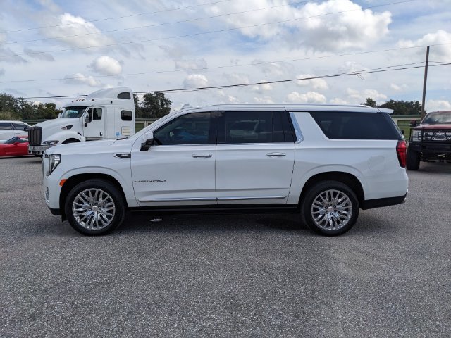 Used 2023 GMC Yukon XL Denali RWD image 7