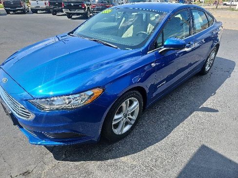Used 2018 Ford Fusion SE FWD image 5