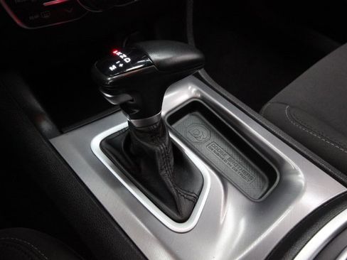 Used 2022 Dodge Charger GT image 17