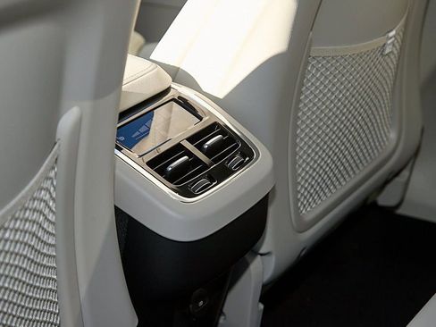 New 2026 Volvo XC60 B5 Ultra w/ Protection Package Premier image 20