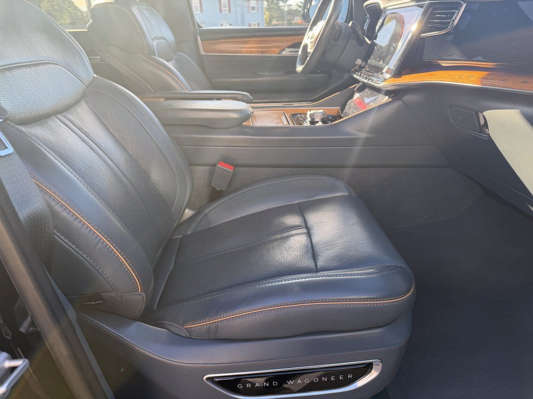 Used 2022 Jeep Grand Wagoneer Series II w/ Convenience Group III AWD/4WD image 23