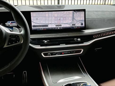 Used 2025 BMW X5 sDrive40i w/ Executive Package image 7