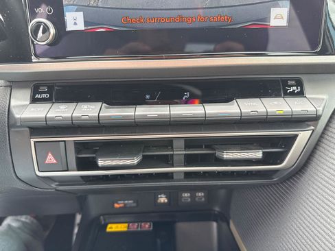 Used 2025 Toyota Camry SE FWD image 20