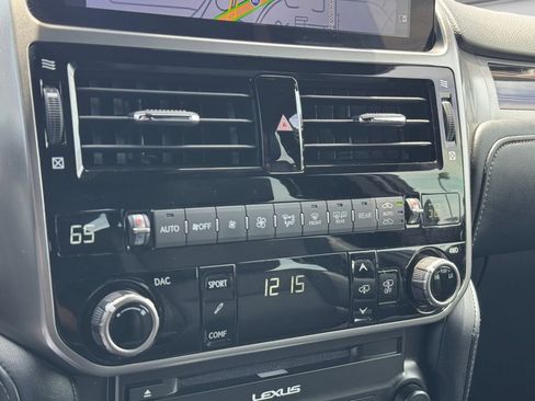Used 2023 Lexus GX 460 Luxury w/ Sport Design Package AWD/4WD image 16