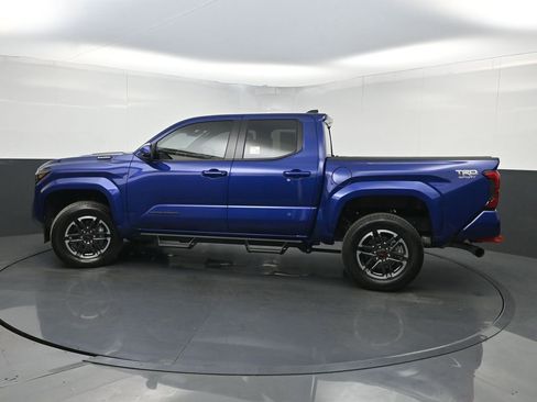 Used 2025 Toyota Tacoma TRD Sport AWD/4WD image 41
