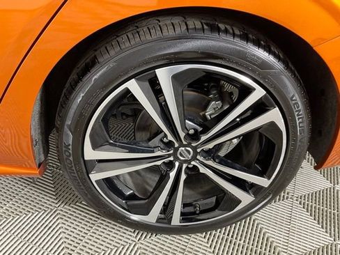 Used 2023 Nissan Sentra SR w/ SR Premium Package image 9