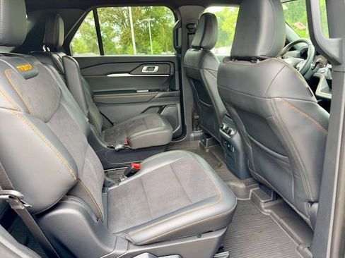 Used 2026 Ford Explorer Tremor w/ Tremor Convenience Package AWD/4WD image 10