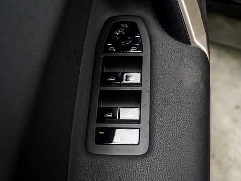 Used 2022 BMW iX xDrive50 w/ Sport Package image 40