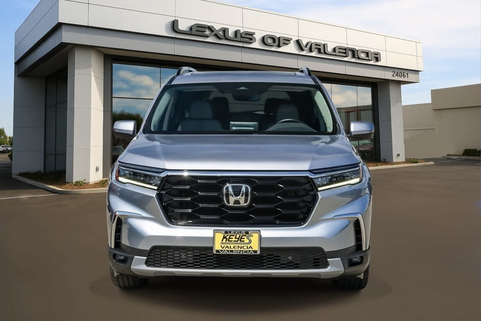 Used 2023 Honda Pilot Touring image 6