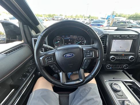 Used 2021 Ford Expedition Limited AWD/4WD image 32